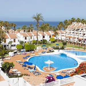 3 50m From The Americas Promenade With Heated Pool Apartment
